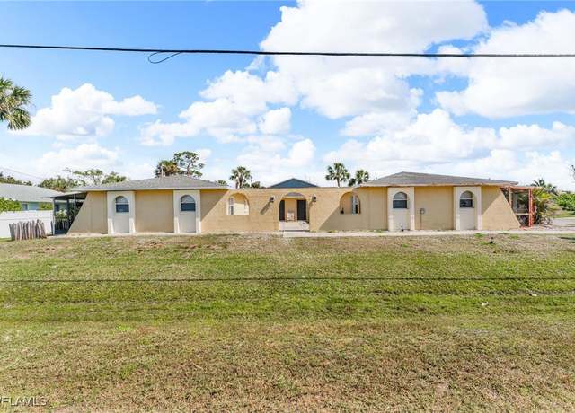 Property at 13401 Pine Needle Ln, Fort Myers, FL 33908, 8 beds, 4 baths