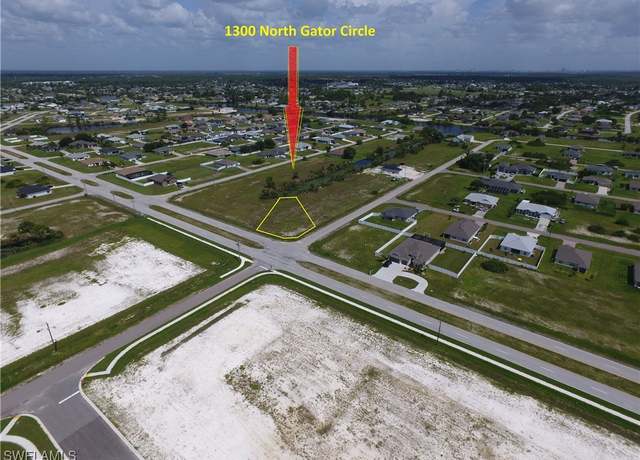 Property at 1300 N Gator Cir, Cape Coral, FL 33909