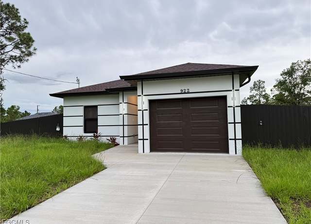Property at 922 Barton St E, Lehigh Acres, FL 33974, 3 beds, 2 baths