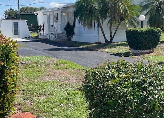 Property at 2095 Flowers Dr, Fort Myers, FL 33907, 2 beds, 2 baths