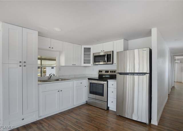 Property at 5558 Palm Beach Blvd #214, Fort Myers, FL 33905, 2 beds, 1 bath