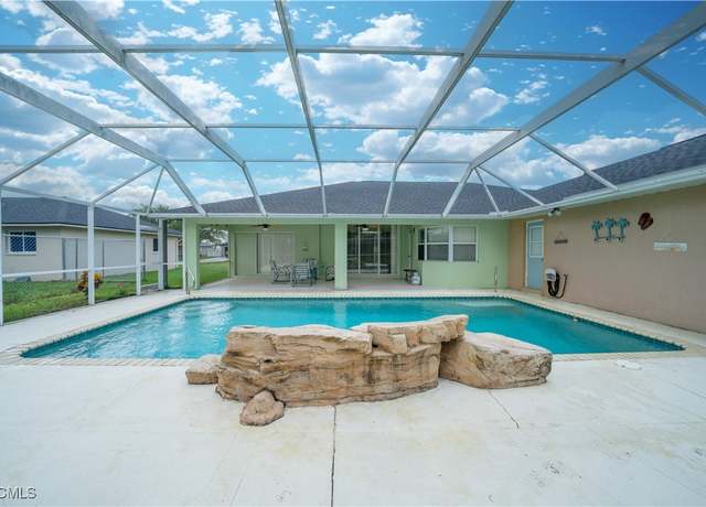 Property at 164 SE 19th Ln, Cape Coral, FL 33990, 4 beds, 3 baths