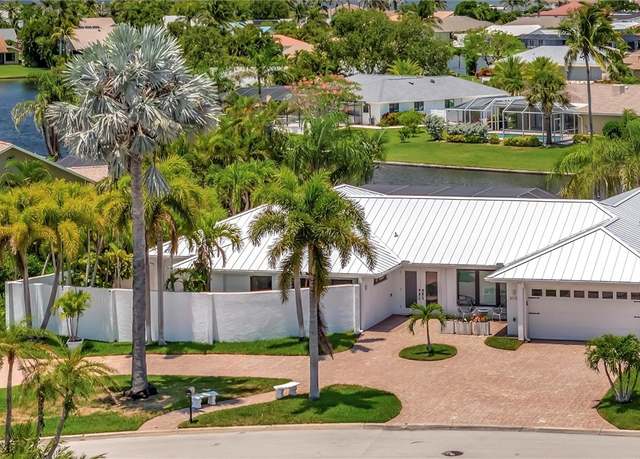 Property at 6953 Wittman Dr, Fort Myers, FL 33919, 4 beds, 3 baths