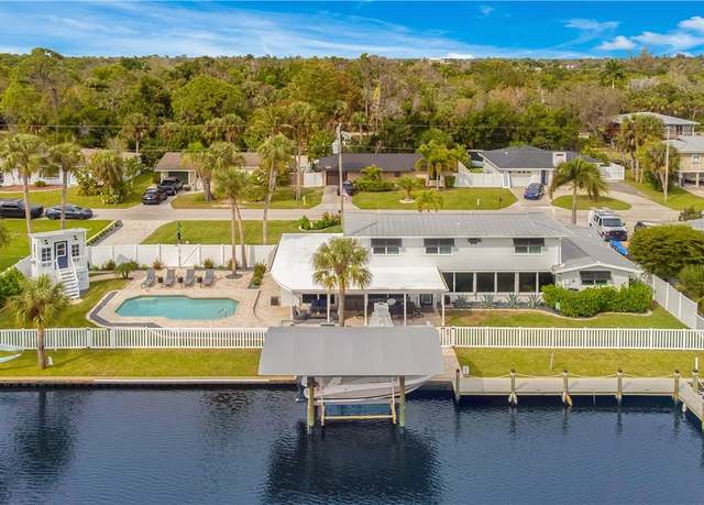 Property at 84 Cardinal Dr, North Fort Myers, FL 33917, 5 beds, 4 baths