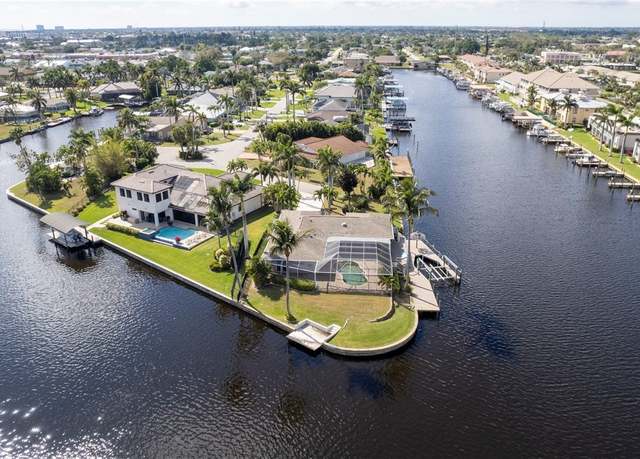Property at 1737 SE 43rd St, Cape Coral, FL 33904, 3 beds, 3.5 baths
