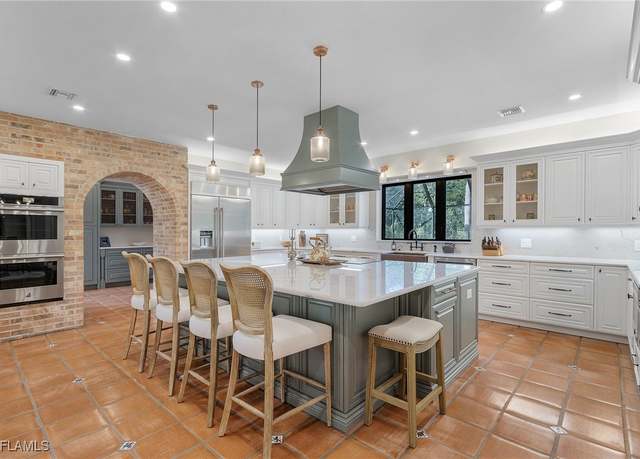 Property at 3628 Heritage Ln, Fort Myers, FL 33908, 5 beds, 5 baths