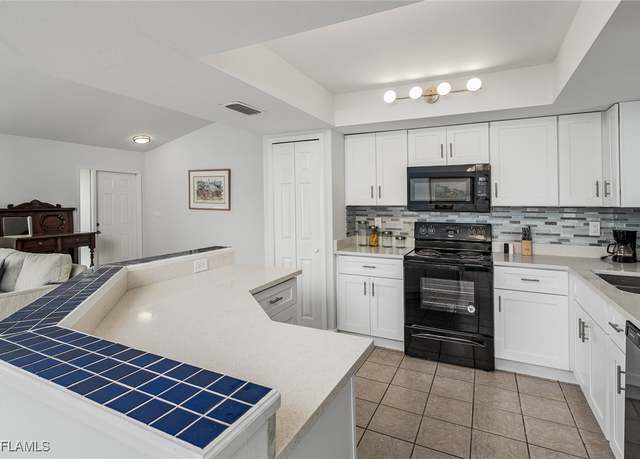 Property at 4108 SW 6th Ave, Cape Coral, FL 33914, 3 beds, 2 baths