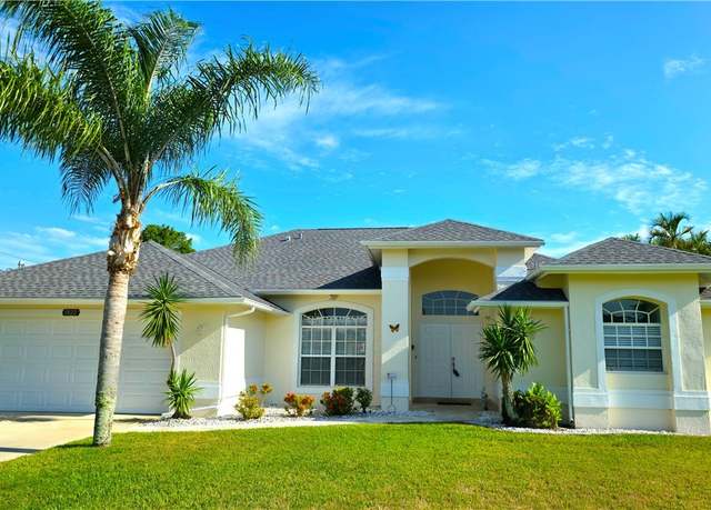 Property at 1822 SE 20th St, Cape Coral, FL 33990, 3 beds, 2.5 baths