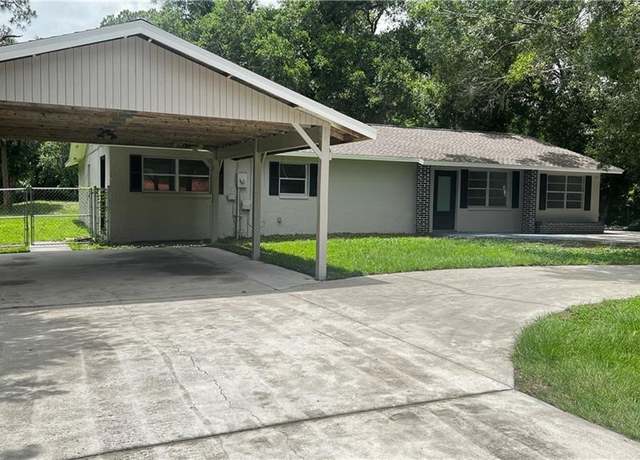 Property at 310 S Elm St, Labelle, FL 33935, 4 beds, 3 baths