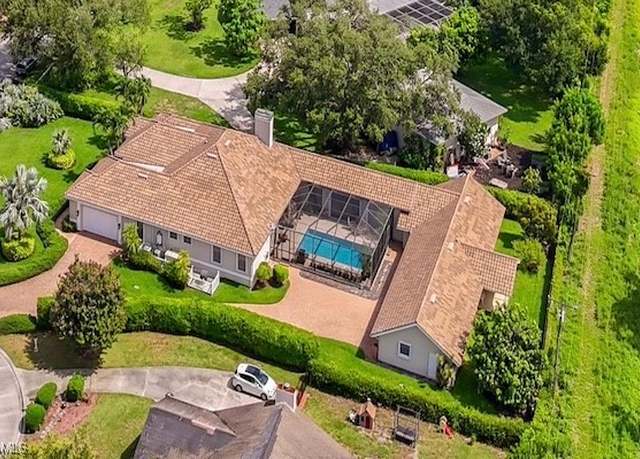 Property at 5251 Westminster Dr, Fort Myers, FL 33919, 5 beds, 5.5 baths