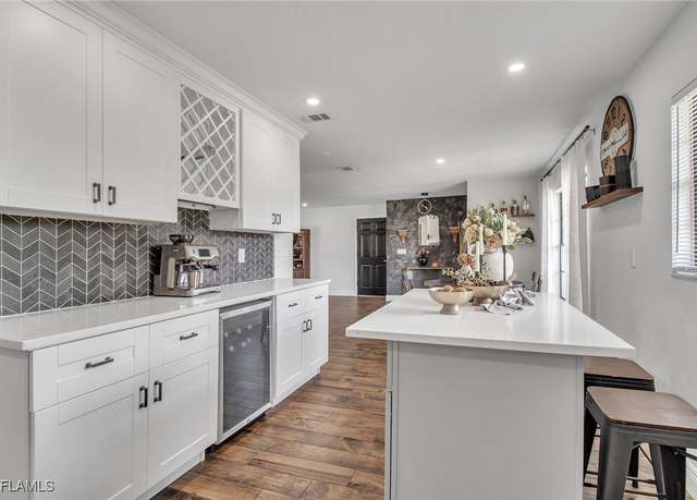 Property at 1019 Wyomi Dr, Fort Myers, FL 33919, 2 beds, 2 baths