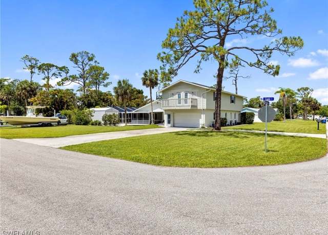 Property at 3704 Blue Heron Dr, Fort Myers, FL 33908, 6 beds, 4 baths