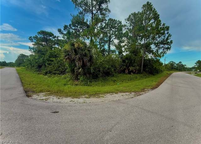 Property at 567 Cottonwood Ave S, Lehigh Acres, FL 33974
