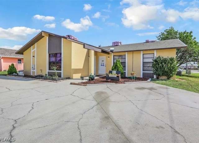Property at 615 SE 23rd Pl, Cape Coral, FL 33990, 4 beds, 4 baths