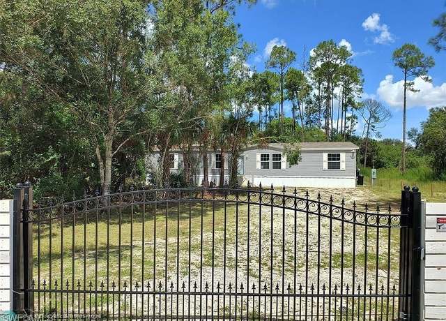 Property at 881 Woodland Blvd, Clewiston, FL 33440, 4 beds, 2 baths