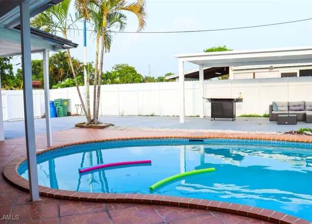 Property at 5750 N Andrews Ave, Oakland Park, FL 33309, 4 beds, 3 baths