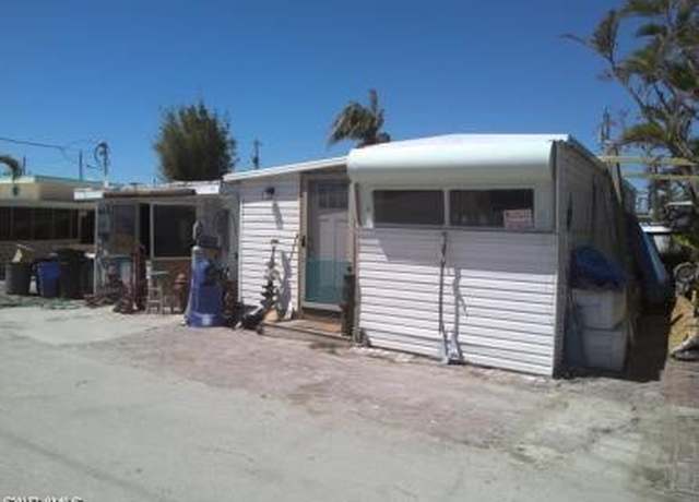 Property at 2610 Pine St, Matlacha, FL 33993, 1 bed, 1 bath