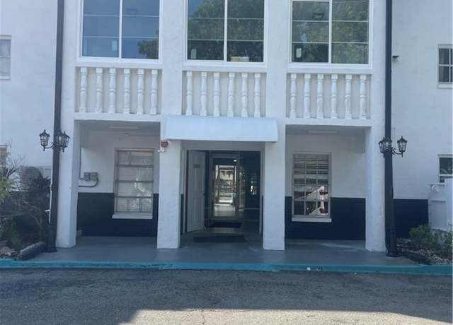 Property at 3704 Broadway #305, Fort Myers, FL 33901, 2 beds, 1 bath