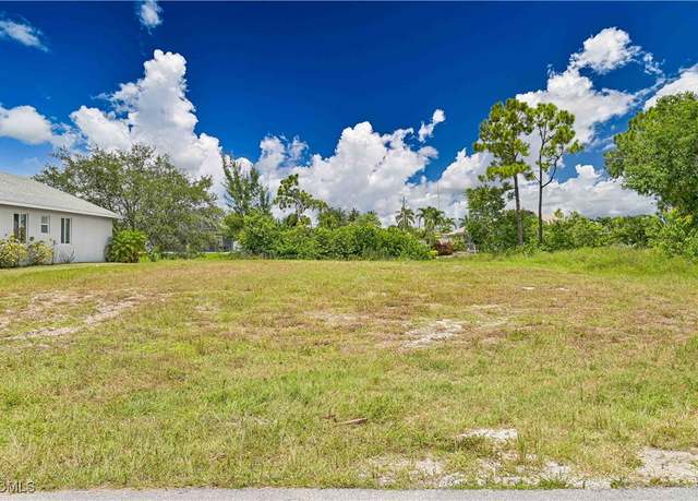Property at 401 SE 14th St, Cape Coral, FL 33990