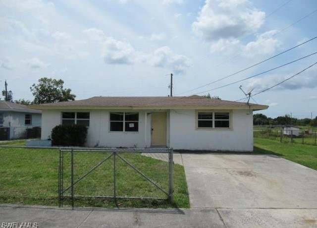 Property at 41 Roanoke Dr, Fort Myers, FL 33905, 3 beds, 2 baths