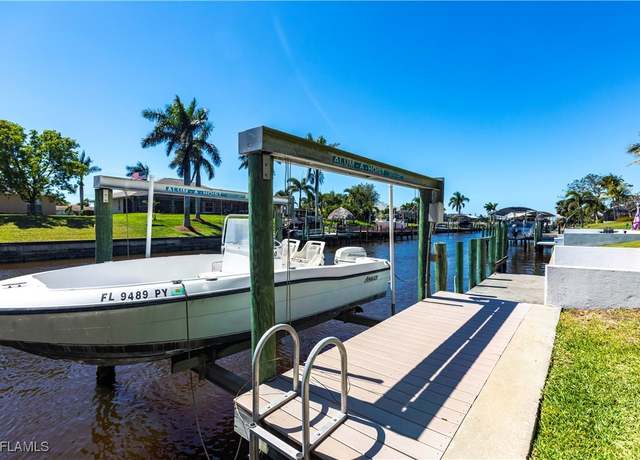 Property at 1514 Shelby Pkwy, Cape Coral, FL 33904, 3 beds, 2 baths