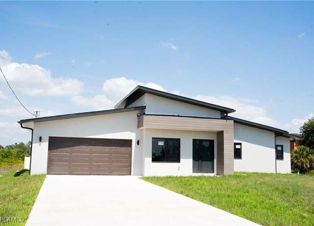 Property at 919 Columbus Blvd S, Lehigh Acres, FL 33974, 3 beds, 2 baths