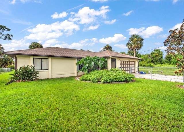 Property at 3060 NE Beechwood Cir, Labelle, FL 33935, 3 beds, 2 baths