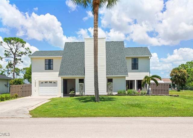 Property at 4648 Sierra Ln, Bonita Springs, FL 34134, 2 beds, 2.5 baths