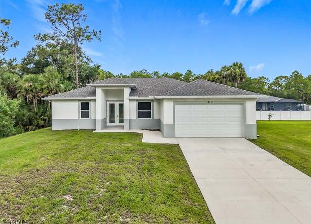 Property at 1014 Lockwood St, Labelle, FL 33935, 3 beds, 2 baths