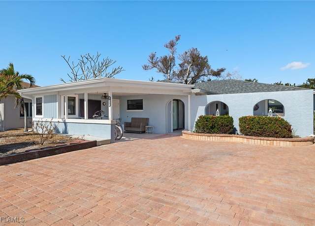 Property at 435 Donora Blvd, Fort Myers Beach, FL 33931, 3 beds, 2.5 baths