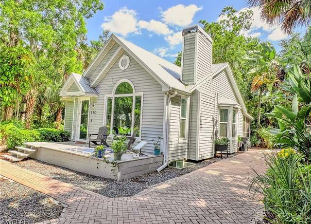 Property at 270 River Oaks Dr, Labelle, FL 33935, 3 beds, 2 baths