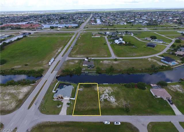 Property at 6 NW 29th Pl, Cape Coral, FL 33993