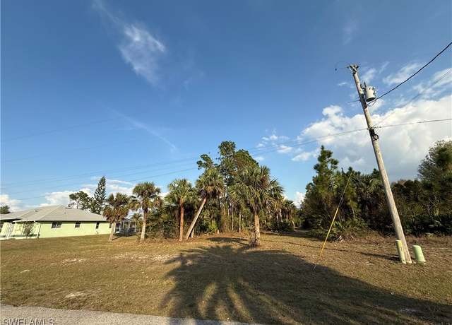 Property at 710 Poinsettia Ave, Lehigh Acres, FL 33972