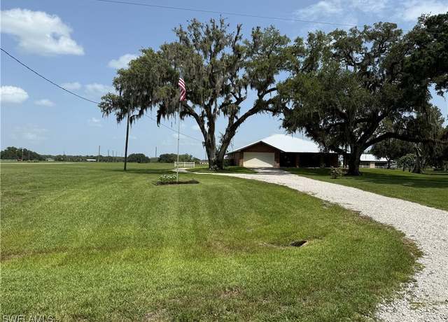 Property at 2475 Frontier Cir, Labelle, FL 33935, 3 beds, 2 baths