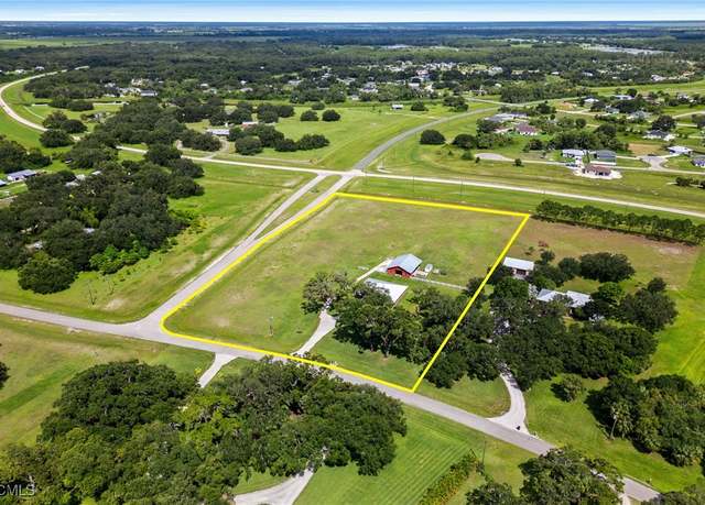 Property at 2475 Frontier Cir, Labelle, FL 33935, 3 beds, 2 baths