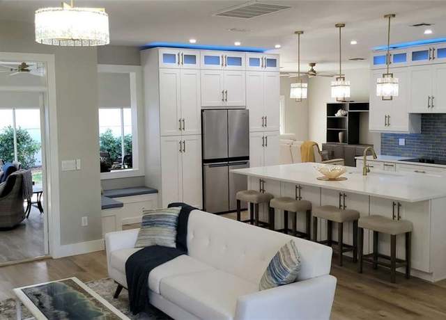 Property at 12371 Mcgregor Palms Dr, Fort Myers, FL 33908, 4 beds, 2.5 baths