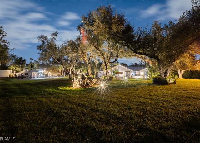 Property at 15630 Roberts Ln, Fort Myers, FL 33908, 3 beds, 3 baths