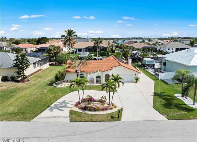 Property at 17635 E Boat Club Dr, Fort Myers, FL 33908, 3 beds, 2 baths