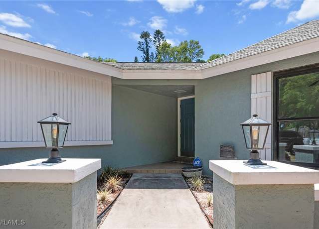 Property at 12331 Mcgregor Blvd, Fort Myers, FL 33919, 3 beds, 2 baths