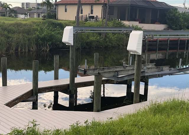 Property at 2201 SW 17th Pl, Cape Coral, FL 33991