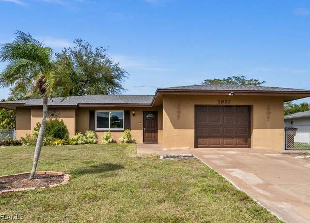 Property at 1621 SE 21st Ter, Cape Coral, FL 33990, 2 beds, 2 baths