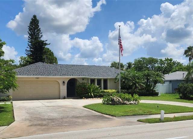 Property at 1707 SE Viscaya Pkwy, Cape Coral, FL 33990, 3 beds, 2 baths