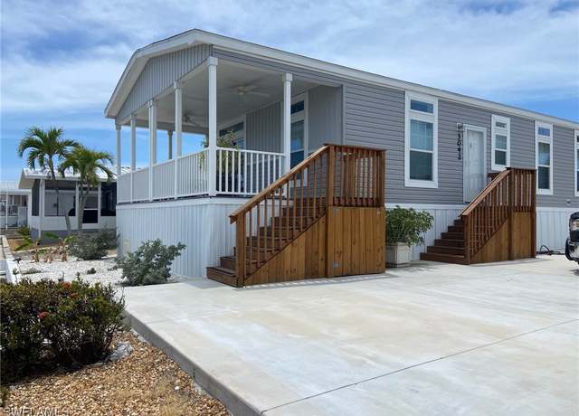 Property at 3042 Bowsprit Ln, St. James City, FL 33956, 2 beds, 2 baths