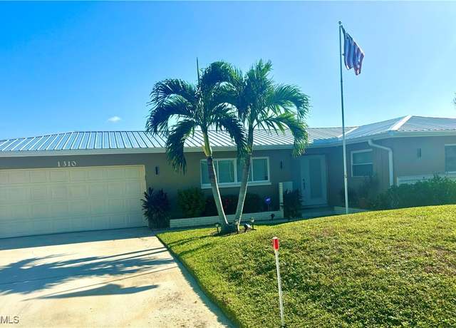Property at 1310 Thompson St, North Fort Myers, FL 33903, 3 beds, 3 baths