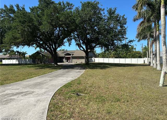 Property at 20600 Charing Cross Cir, Estero, FL 33928, 3 beds, 2 baths