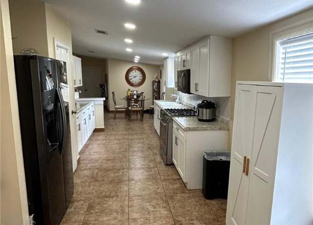 Property at 16960 Wildcat Dr, Fort Myers, FL 33913, 4 beds, 2 baths