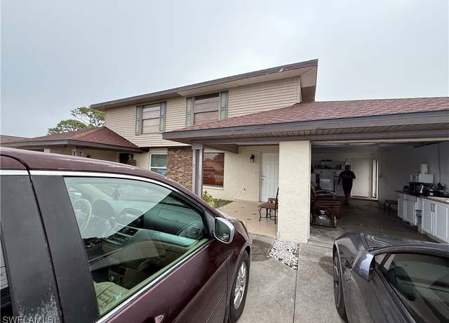 Property at 425/427 SE 24th Ave, Cape Coral, FL 33990, 4 beds, 4 baths