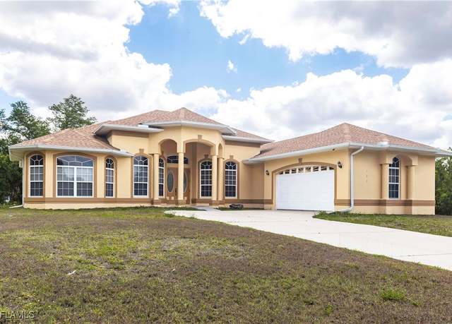 Property at 400 Clayton Ave, Lehigh Acres, FL 33972, 3 beds, 2.5 baths