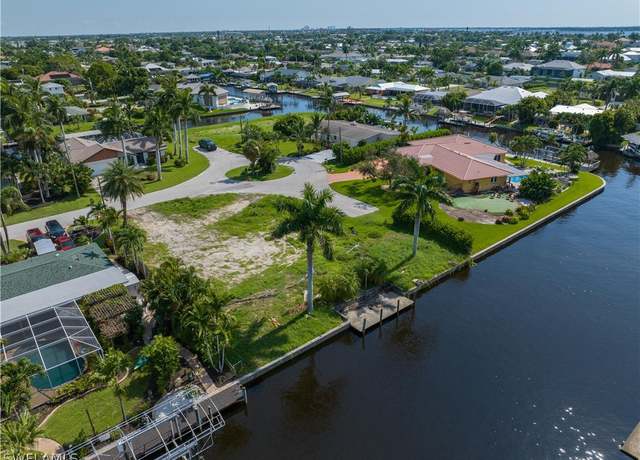 Property at 846 Montclaire Ct, Cape Coral, FL 33904