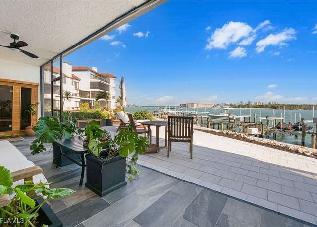 Property at 304 La Peninsula Blvd #304, Naples, FL 34113, 2 beds, 2 baths